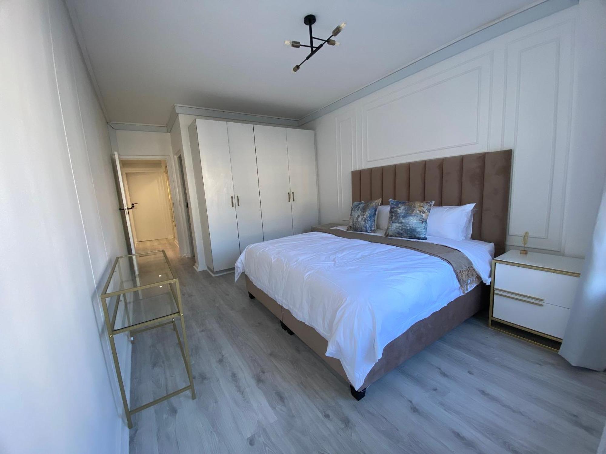 Apartment Luxe Living- Flatrock Cape Town