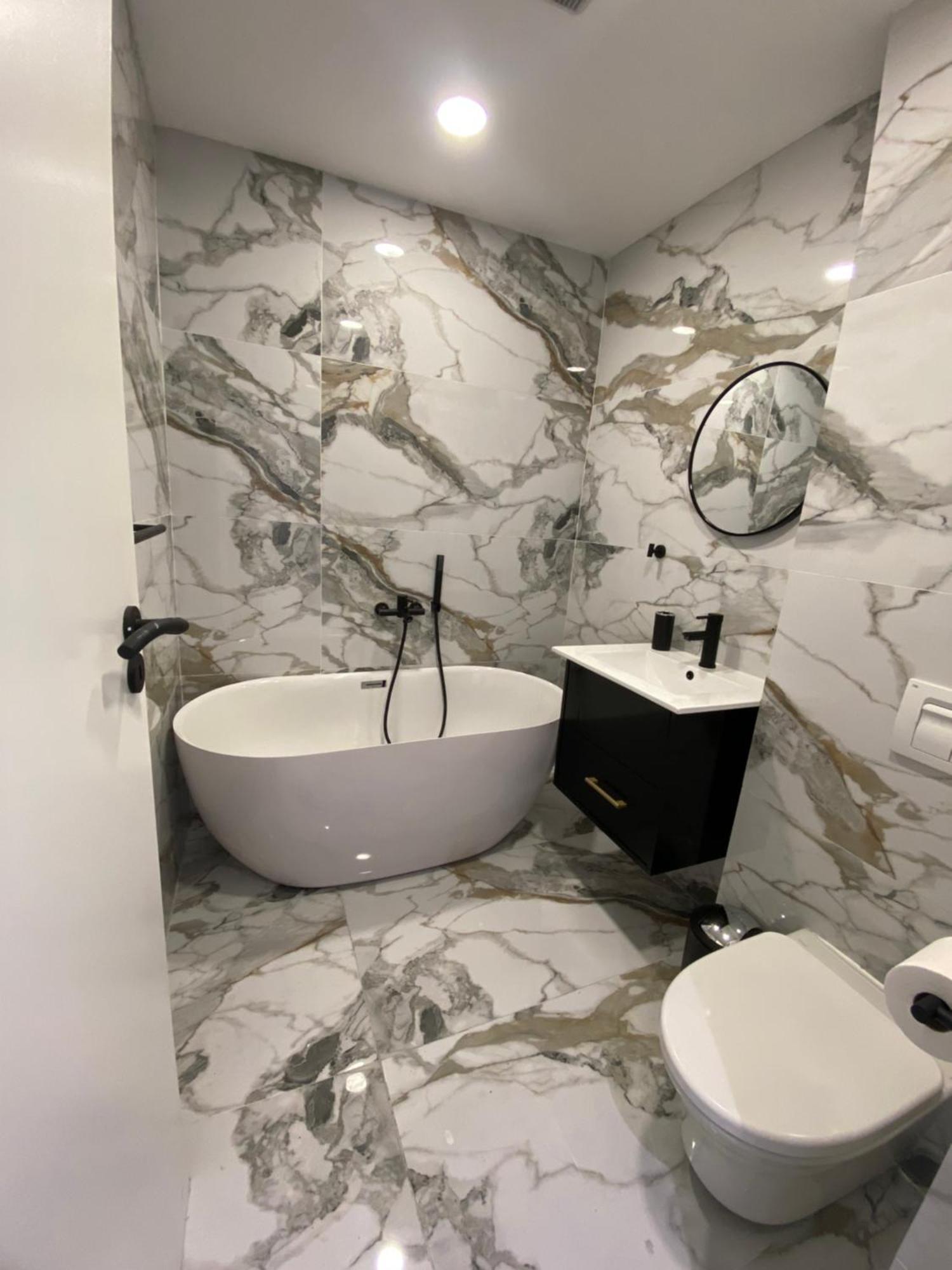 Luxe Living- Flatrock