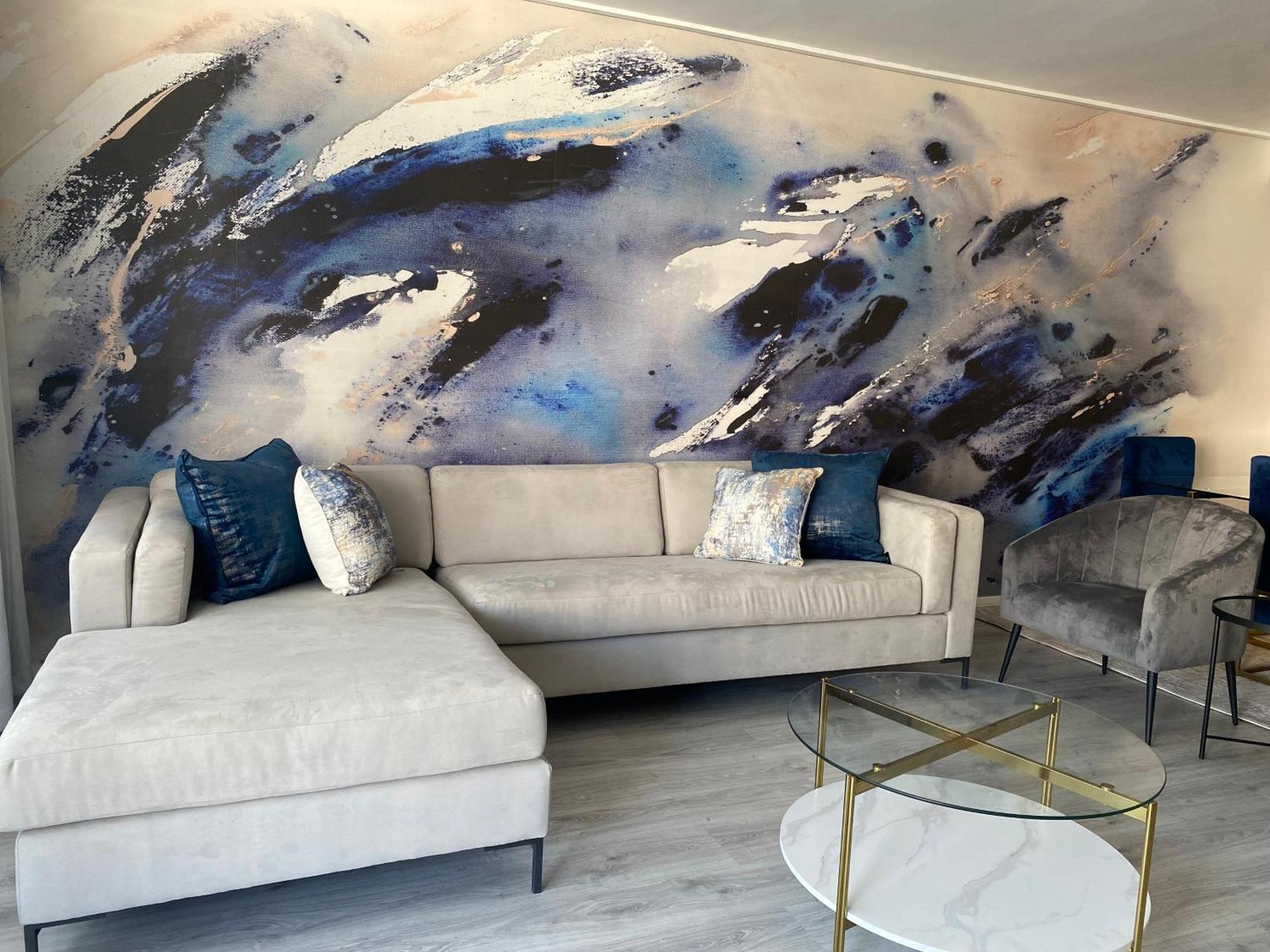 Apartment Luxe Living- Flatrock *